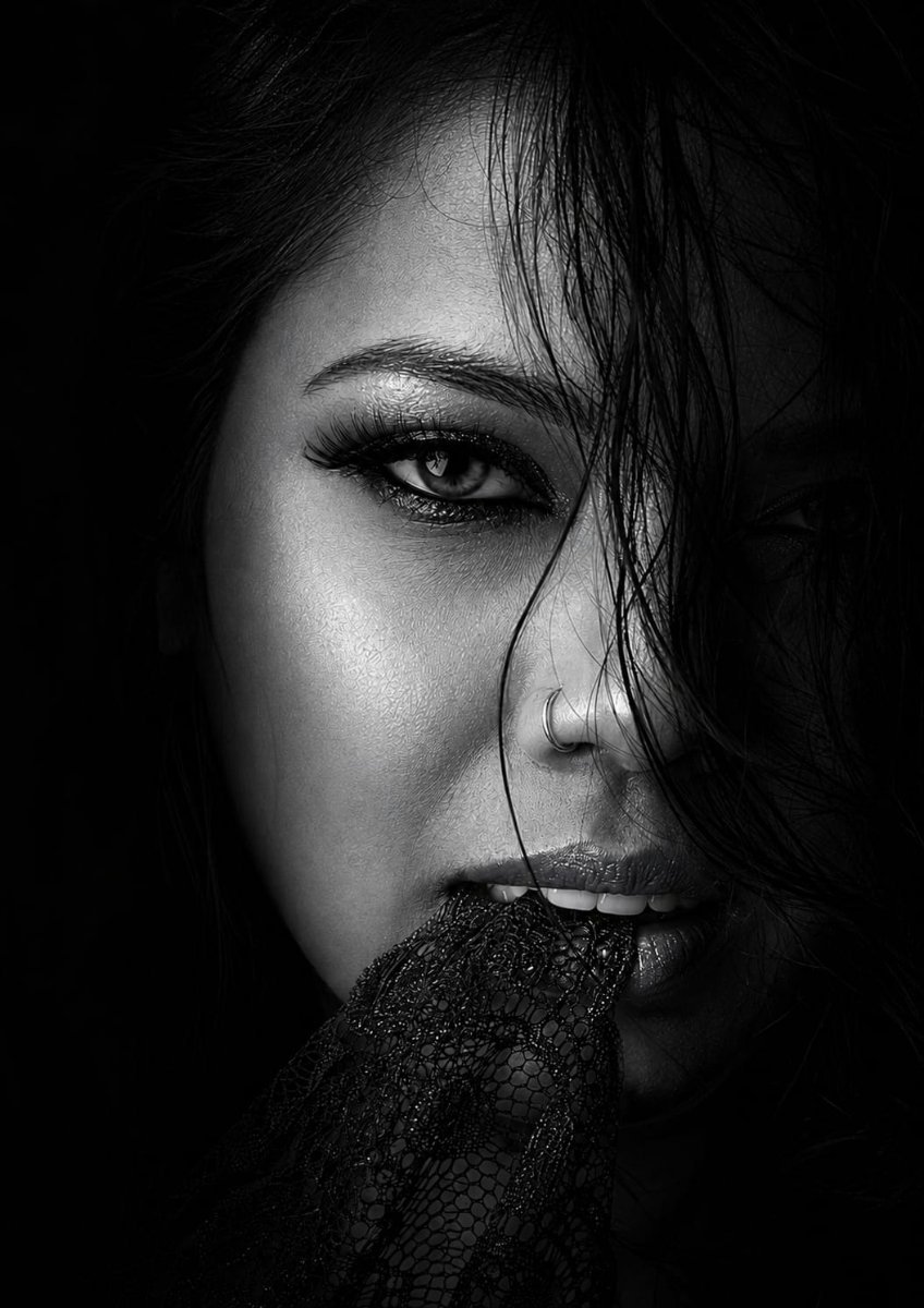 deep shadow SANJANAA AROLE AI Prompt Visual